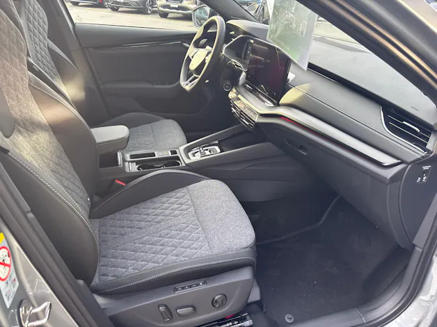 Škoda Octavia Combi 1.5 TSI mHEV DSG Dynamic