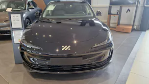MG IM5 100 kWh Performance 19"