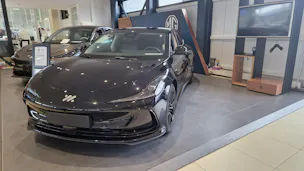 MG IM5 100 kWh Performance 19"