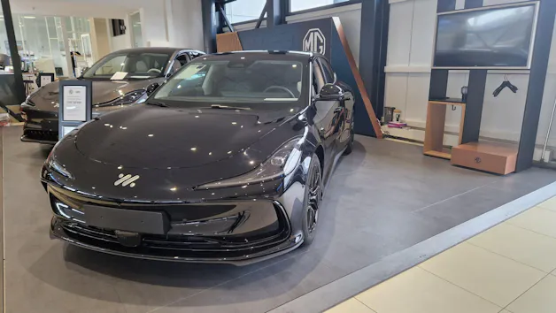 MG IM5 100 kWh Performance 19"