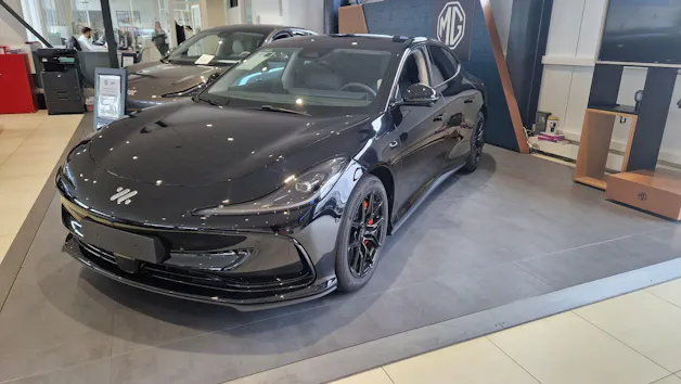 MG IM5 100 kWh Performance 19"