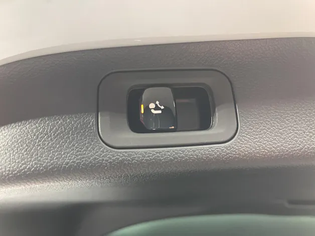 Mercedes-Benz GLB 350 4MATIC with EQ Technology