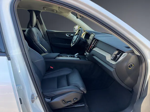 Volvo XC60 T8 eAWD PluginHybrid Plus Dark Geartronic