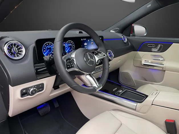 Mercedes-Benz EQA 300 4M Swiss Star