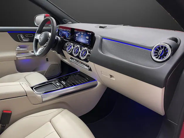 Mercedes-Benz EQA 300 4M Swiss Star