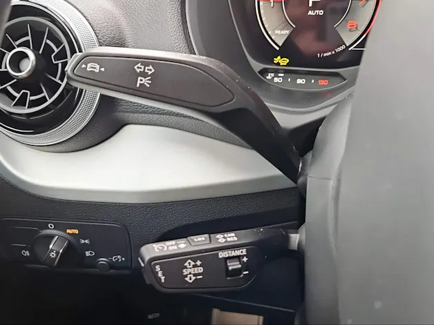 Audi Q2 40 TFSI S line Attraction quattro S-tronic Daytonagrau Perleffekt