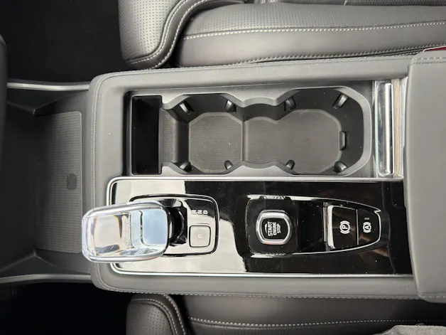 Volvo XC90 B5 Benzin Mild Hybrid AWD Plus Bright Geartronic