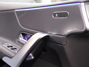 https://vehicle.imgix.net/4224855/9af41da7-b762-4087-b249-be31d3233a50.JPG