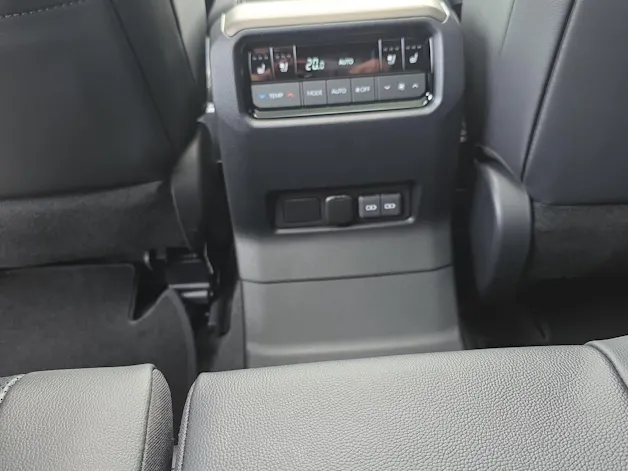 Toyota Land Cruiser 2.8 D 48V Invincible