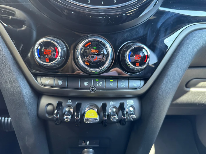 Fahrzeugbild MINI COUNTRYMAN