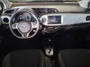 Toyota Yaris 1.5 VVT-i HSD Sol Premium