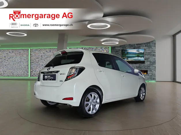 Toyota Yaris 1.5 VVT-i HSD Sol Premium