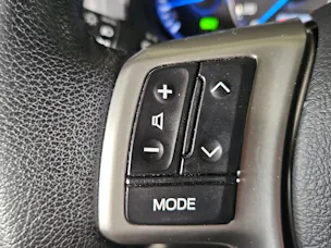 Toyota Yaris 1.5 VVT-i HSD Sol Premium