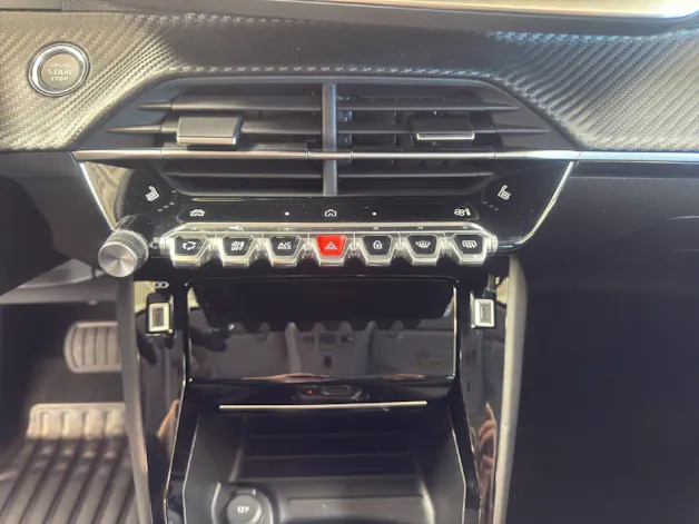 Peugeot 208 1.2 Hybrid 110 PS ALLURE PREMIUM AUTOMAT