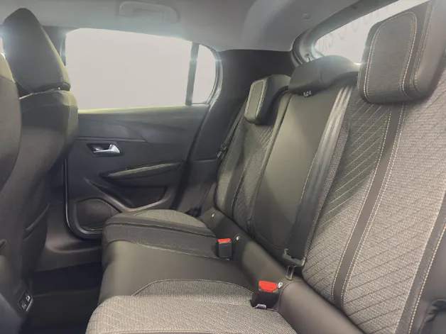 Peugeot 208 1.2 Hybrid 110 PS ALLURE PREMIUM AUTOMAT