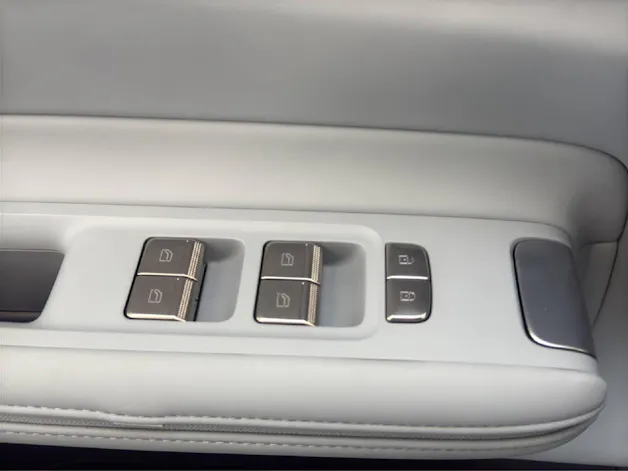 Polestar 4 Long Range 544 PS Dual Motor PERFORMANCE 100 kWh AWD