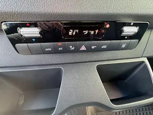 Mercedes-Benz eSprinter 420 Pro Koffer mit Hebebühne 3665 S 81 kWh