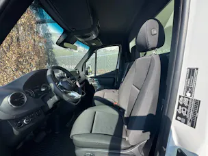 Mercedes-Benz eSprinter 420 Pro Koffer mit Hebebühne 3665 S 81 kWh