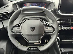 Peugeot 2008 1.2 Hybrid 145 PS GT