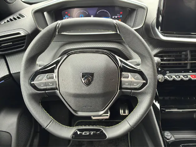 Peugeot 2008 1.2 Hybrid 145 PS GT