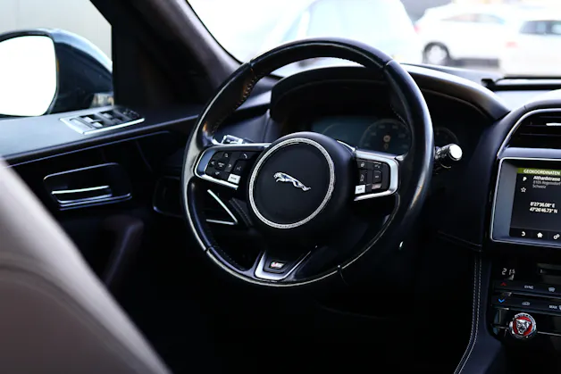 Jaguar F-Pace 3.0 V6 S/C S AWD