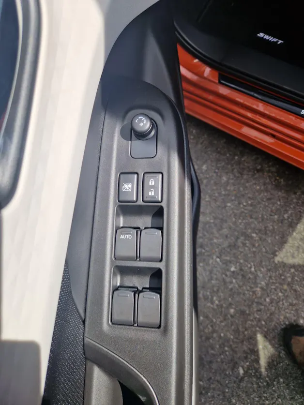 Suzuki Swift 1.2 Sakura Hybrid 4x4
