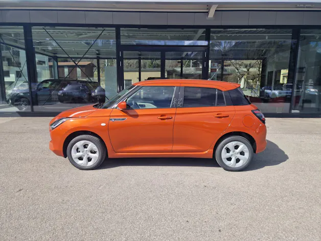 Suzuki Swift 1.2 Sakura Hybrid 4x4