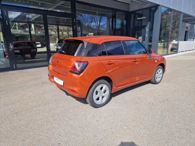Suzuki Swift 1.2 Sakura Hybrid 4x4