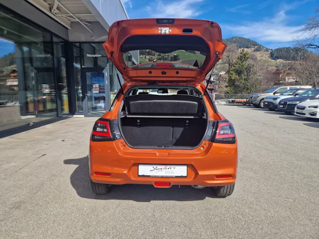 Suzuki Swift 1.2 Sakura Hybrid 4x4