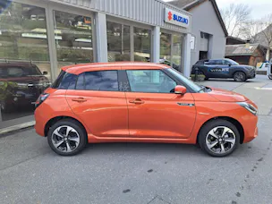 Suzuki Swift 1.2 Sakura Top Hybrid 4x4