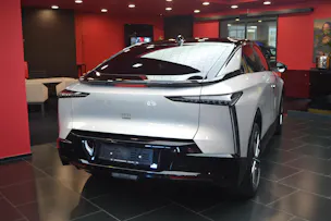 DS Automobiles No8 E-Tense Étoile 4x4