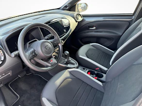 https://vehicle.imgix.net/4225259/c4518aa8-4283-47dd-a040-4eb96aa7aa29.jpg