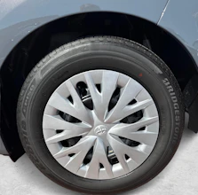 https://vehicle.imgix.net/4225273/43a070ef-d752-436c-b0e3-ed41e8b201e7.jpg