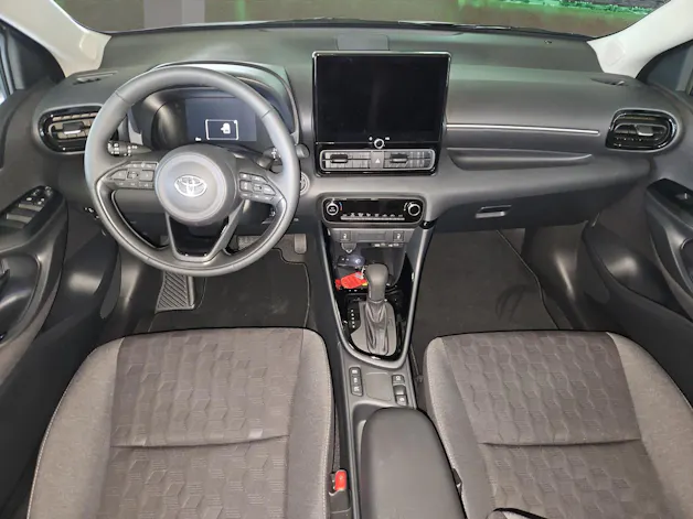 Toyota Yaris 1.5 VVT-i HSD Trend