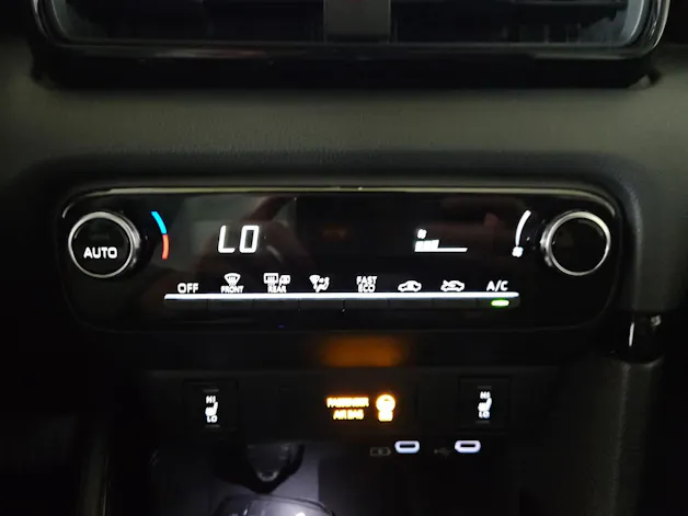 Toyota Yaris 1.5 VVT-i HSD Trend