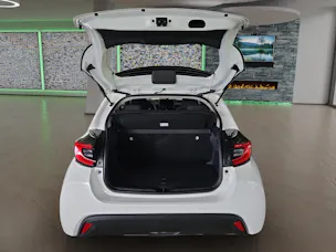 Toyota Yaris 1.5 VVT-i HSD Trend