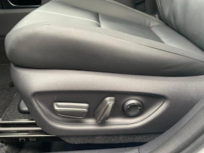https://vehicle.imgix.net/4225475/c8e84df8-6e1d-4d48-bf0e-bc53817c82cc.jpg