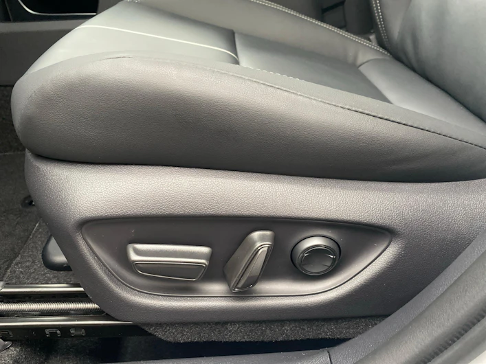 immagine del veicolo LEXUS LBX