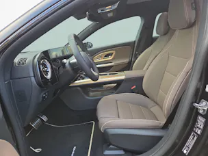 Mercedes-Benz CLA 350 4MATIC AMG Line