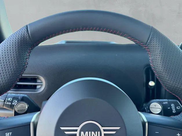 Mini Cooper S John Cooper Works Trim F65 2.0i  (CH) 📍