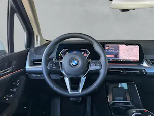 BMW 220i Active Tourer  U06 (CH) AHK 1.3T 📍