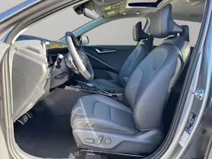 Kia Niro 1.6 GDi Hybrid Style / elektr. Glasschiebedach / Pack Style mit Sitzheizung und Sitzbelüftung / Power-Leasing 0.99%