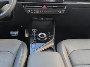 Kia Niro 1.6 GDi Hybrid Style / elektr. Glasschiebedach / Pack Style mit Sitzheizung und Sitzbelüftung / Power-Leasing 0.99%