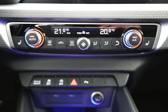 https://vehicle.imgix.net/4225606/0d35352b-c02e-4440-9db8-89a2891de8b6.jpg