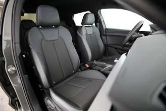 https://vehicle.imgix.net/4225606/50b3e3ff-a9d5-4db9-b5e1-9c80a1ef0647.jpg