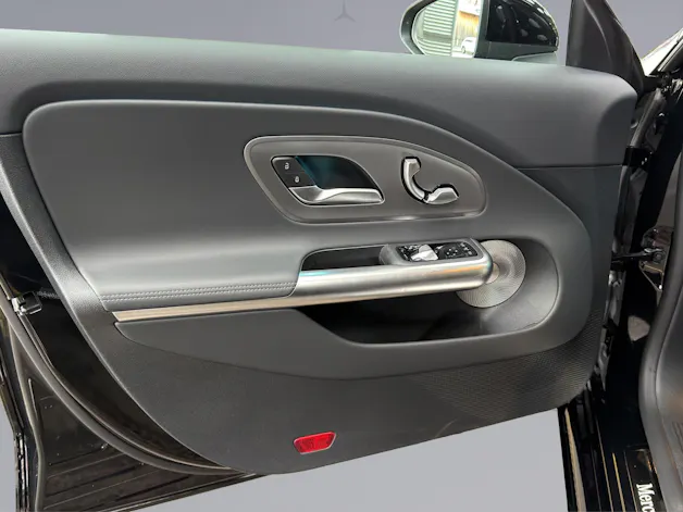 Mercedes-Benz CLA 220 Progressive 4matic