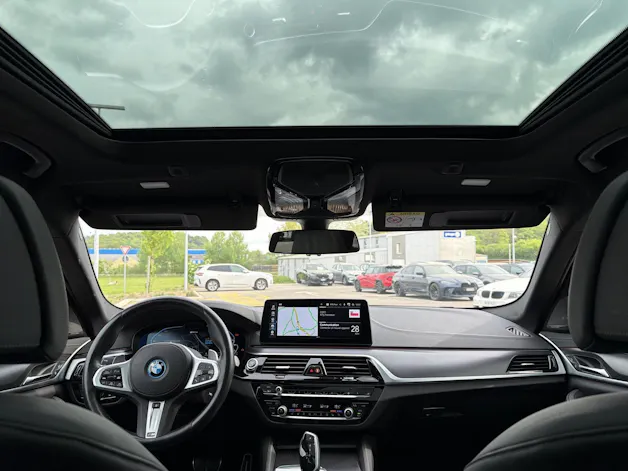 BMW 530e M Sport xDrive Touring G31 (CH) AHK  📍