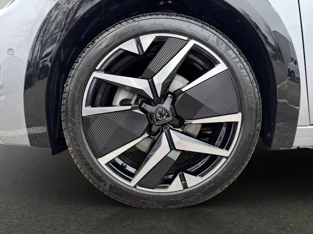 Peugeot 208 1.2 Hybrid 145 GT