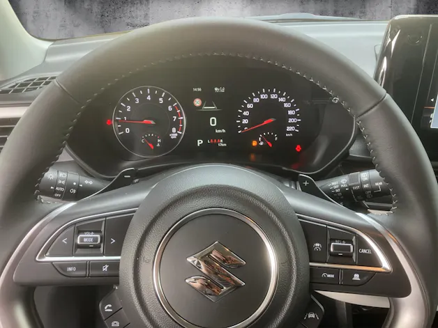 Suzuki Swift 1.2 Sakura Top Hybrid