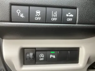 Suzuki Swift 1.2 Sakura Top Hybrid